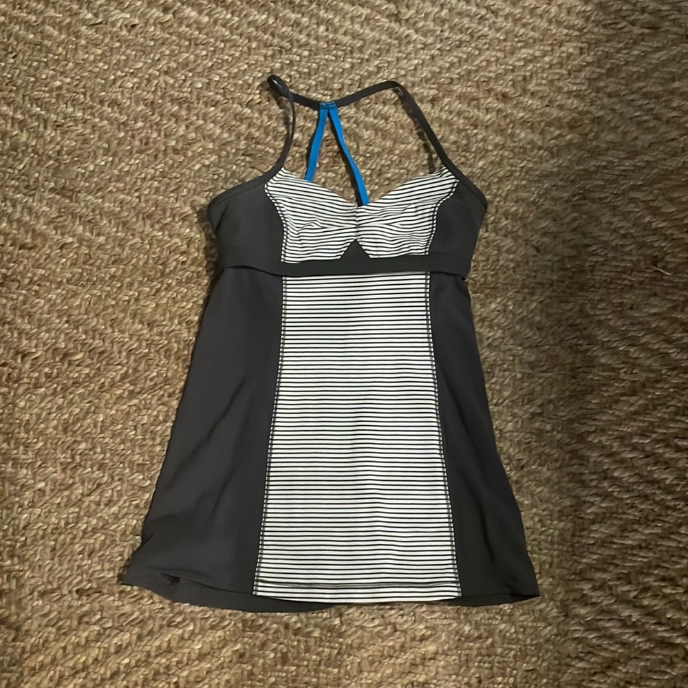 Lululemon top with built in bra.